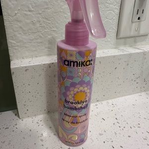Amika Brooklyn Bombshell Blowout Spray